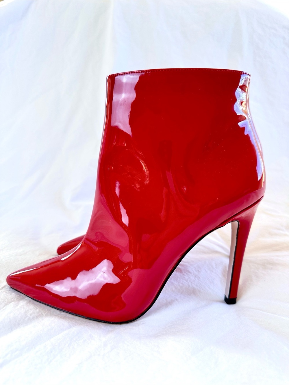 Jessica Simpson Perci Red Patent
Stiletto Bootie Size 8 BRAND NEW